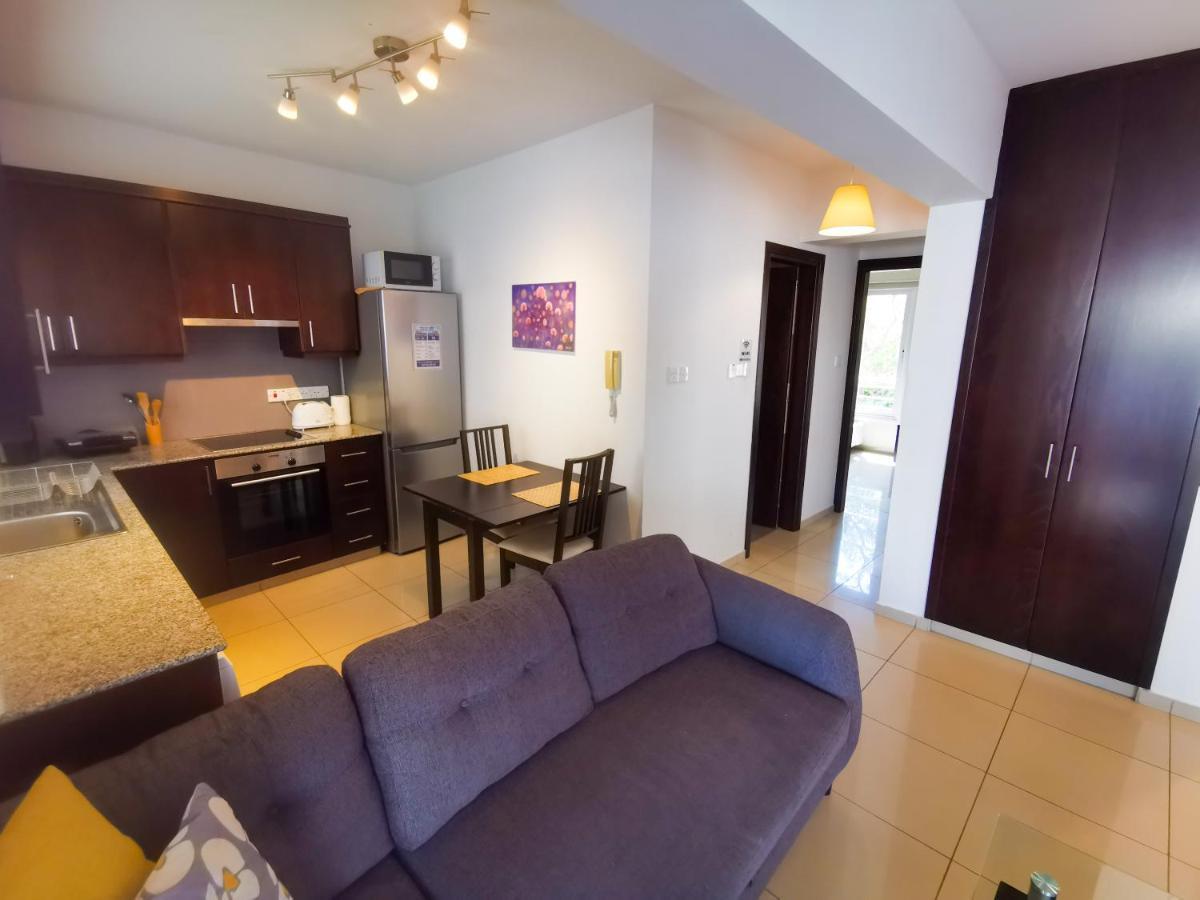 Promenade Breeze City Apartment Lárnaka Kültér fotó