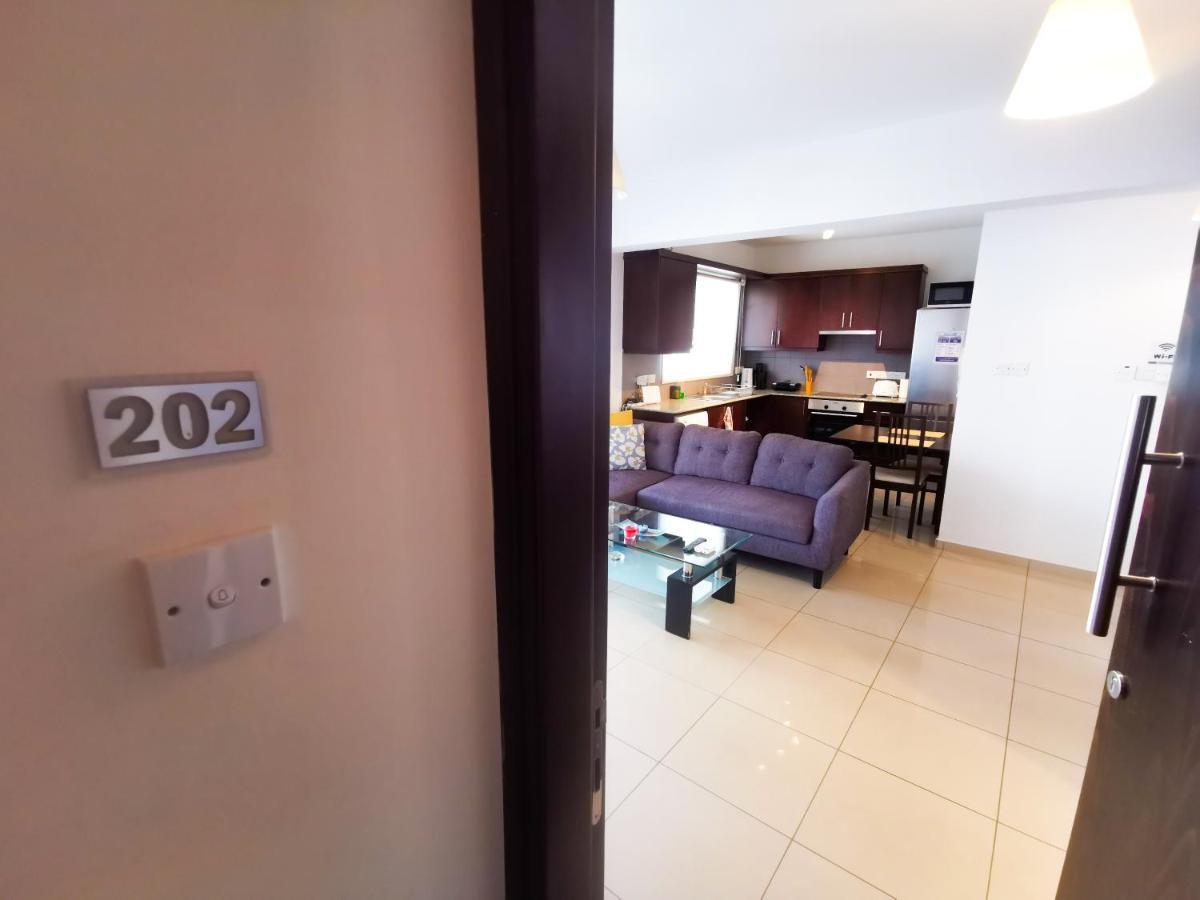 Promenade Breeze City Apartment Lárnaka Kültér fotó