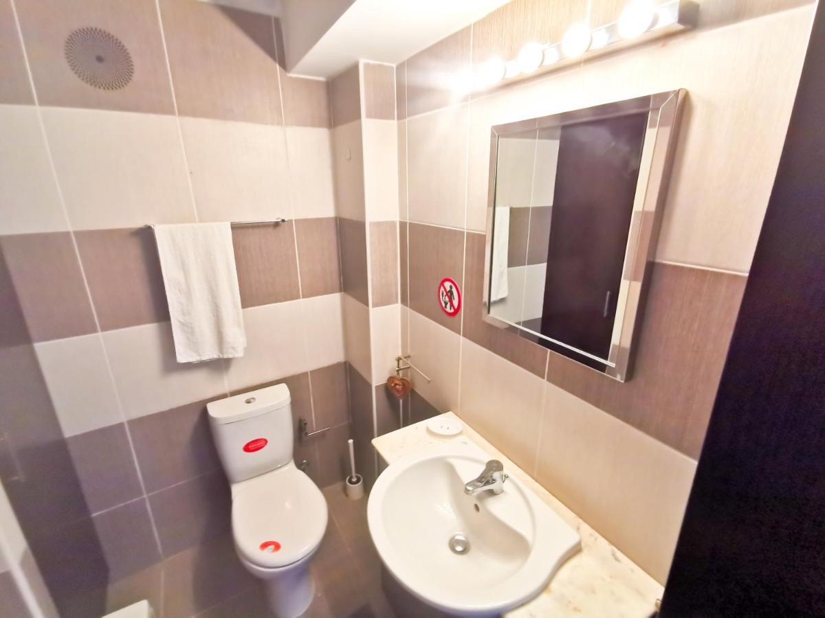 Promenade Breeze City Apartment Lárnaka Kültér fotó